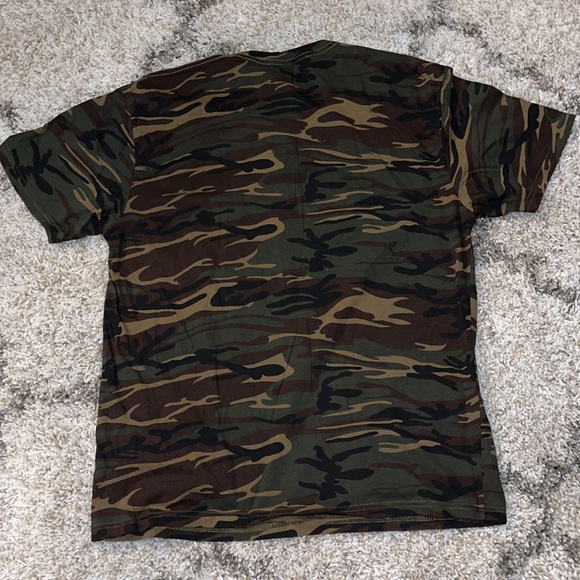 Reebok NHL Chicago Blackhawks Hockey Camo T-Shirt - Picture 2 of 4